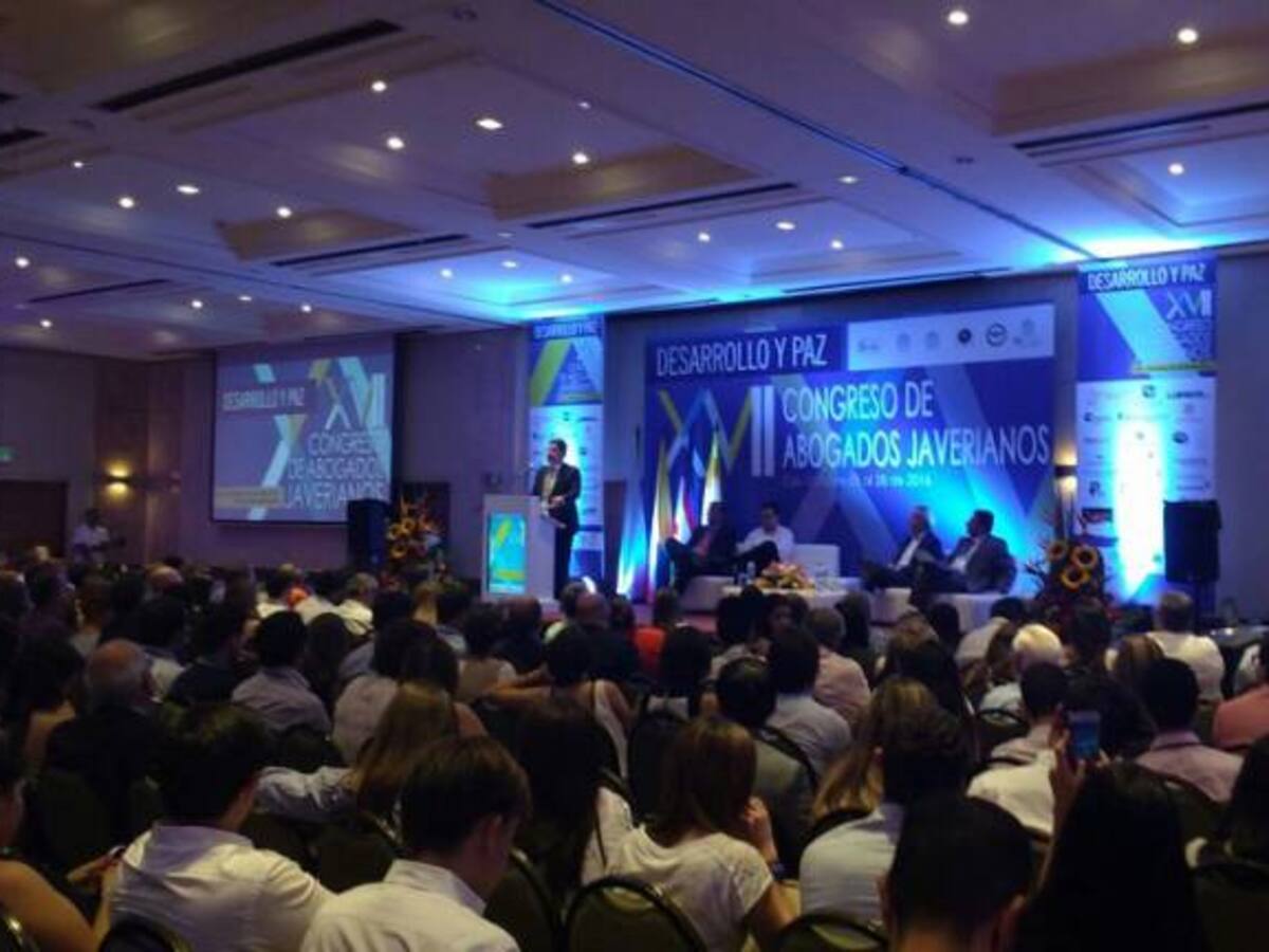 Fiscalía suspendió ordenes de captura de voceros del ELN