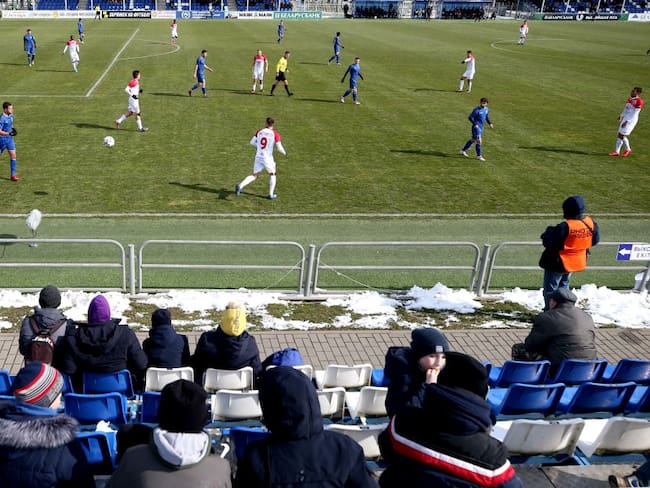Aficionados amenazan en Biolerrusia con boicotear la liga de fútbol
