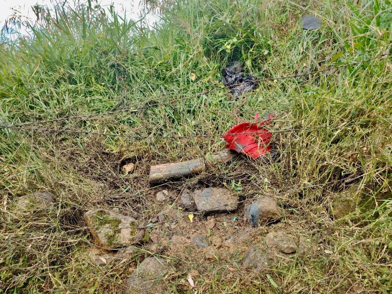 El explosivo fue detonado de manera controlada por el Ejército en Briceño. Foto: Ejército.