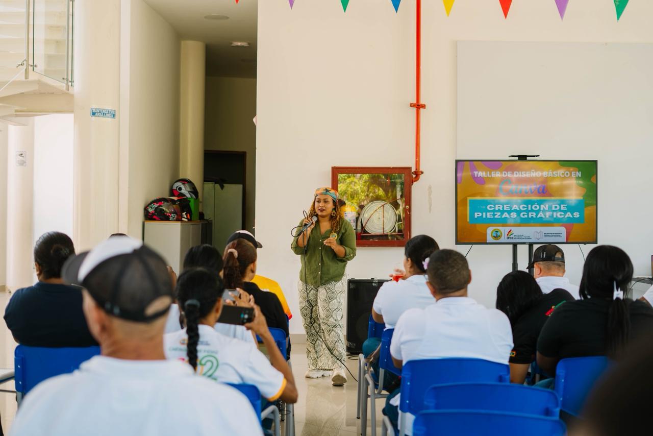 Capacitación de bibliotecarios. // Alcaldía de Cartagena