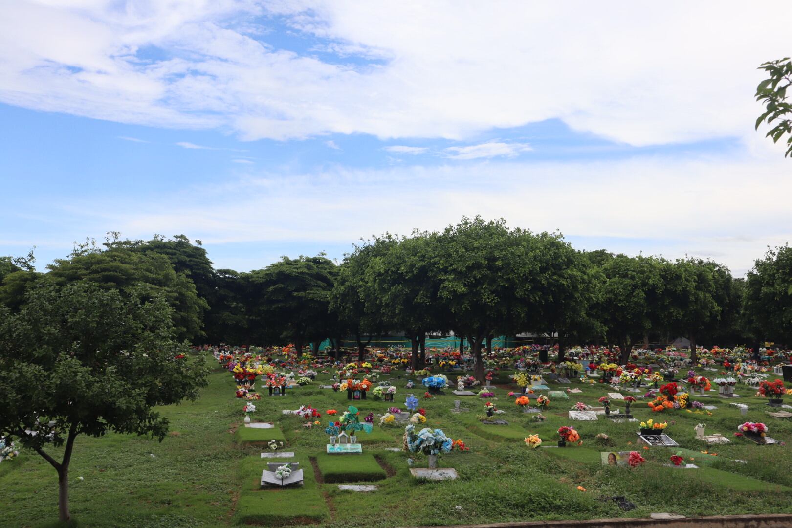 Intervención forense en el cementerio Jardines del EcceHomo de Valledupar. Foto Cortesía JEP