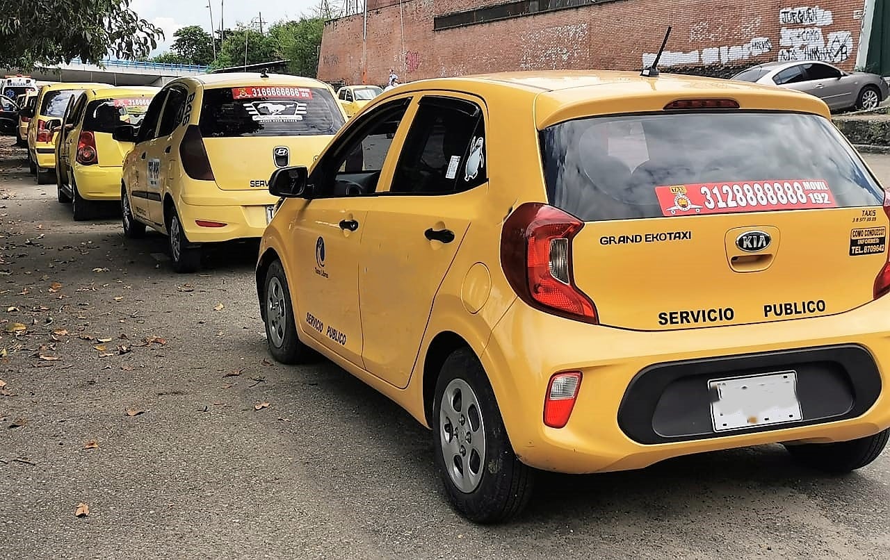 Actualmente varios automotores permanecen en talleres. Foto Relacionada.