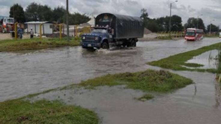 Desbordamiento de río Bogotá deja 80 hectáreas inundadas