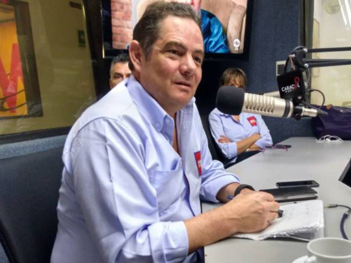 Tacan burro a los que me quieren echar responsabilidades por el puente de Chirajara: Vargas Lleras