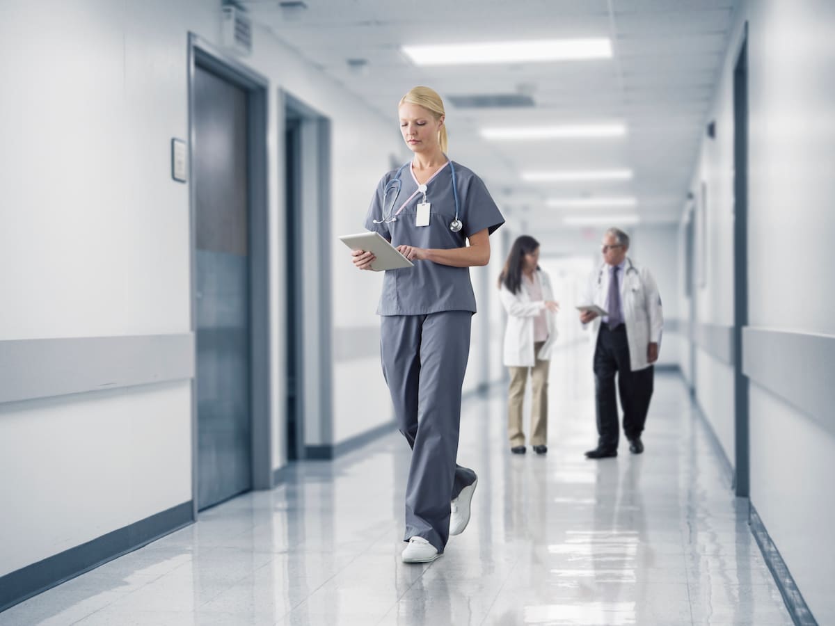 Nuevas ofertas laborales en Bogotá: más de 300 vacantes en el sector de la salud