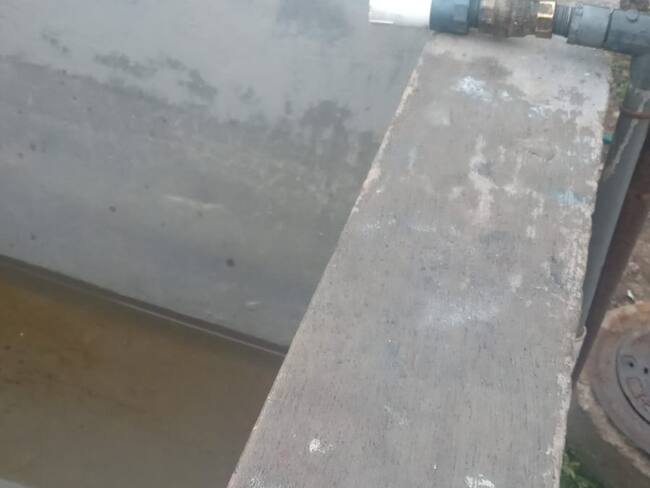 Los residentes denuncian la falta de agua desde hace dos semanas