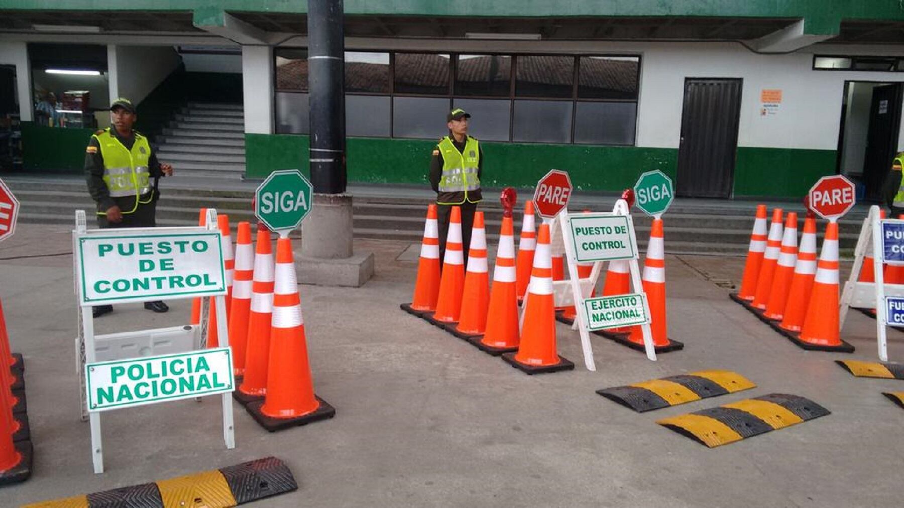 En Neiva vehículos se movilizan sin el kit de carretera