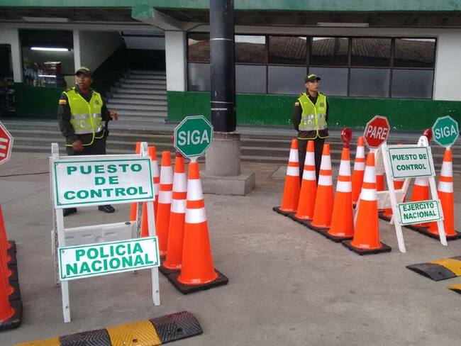 En Neiva vehículos se movilizan sin el kit de carretera