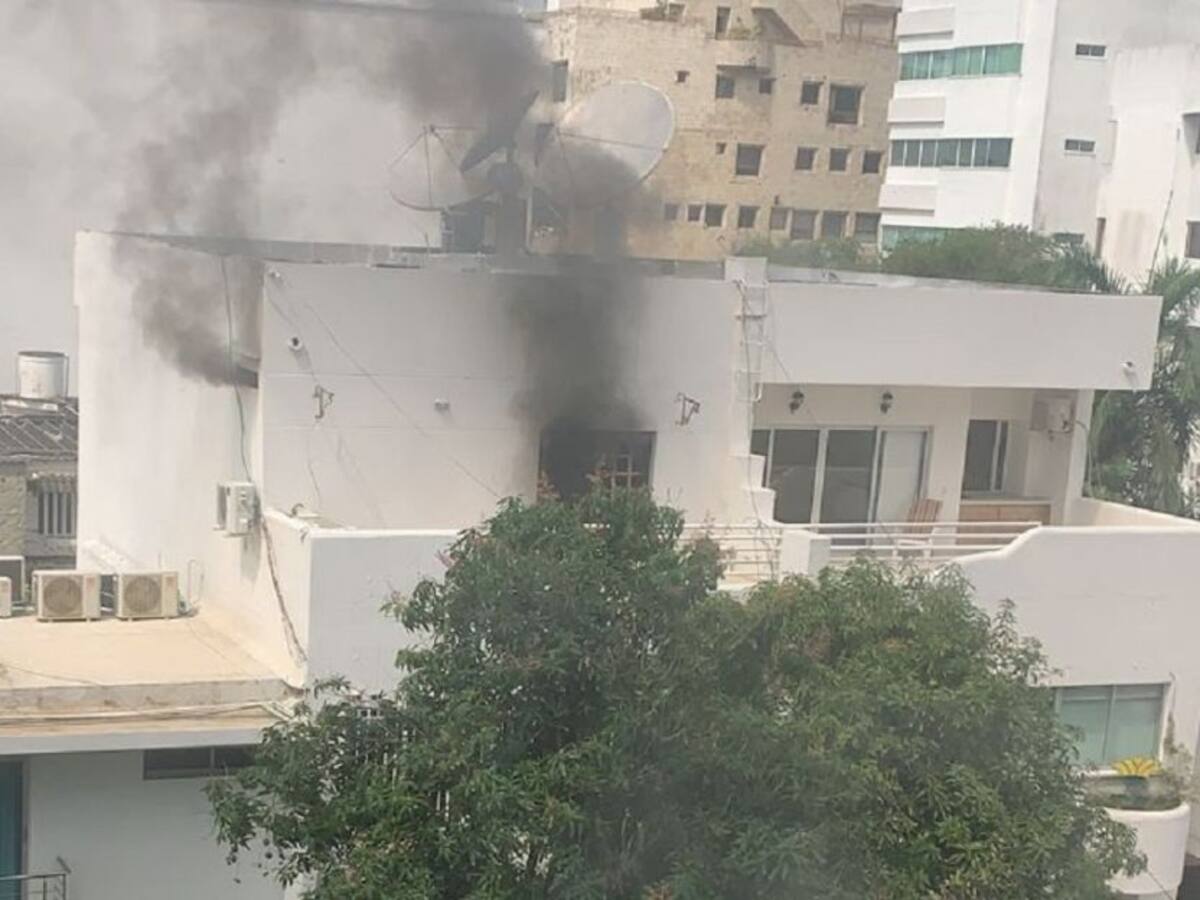 Vivienda resultó incinerada en el barrio Castillogrande