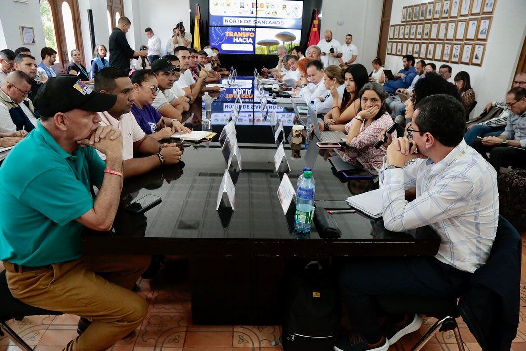 Mesa de diálogo gobierno nacional y campesinos del Catatumbo. Foto: Gobernación de Norte de Santander.