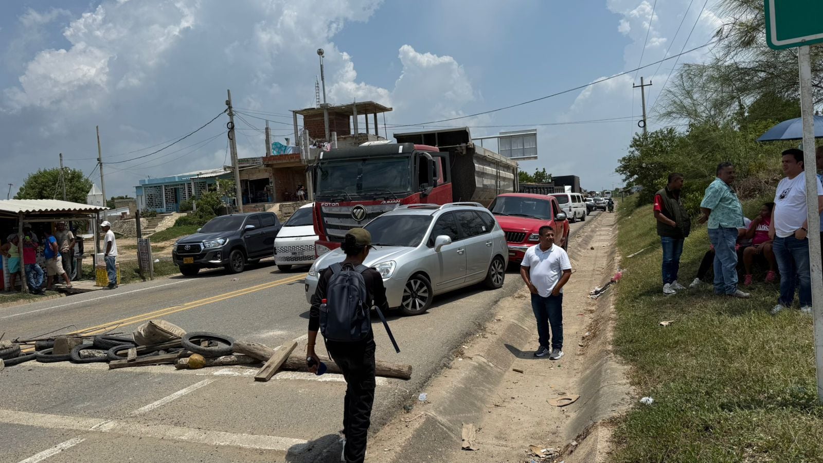 Seis horas de bloqueo en Loma de Arena por falta de agua potable