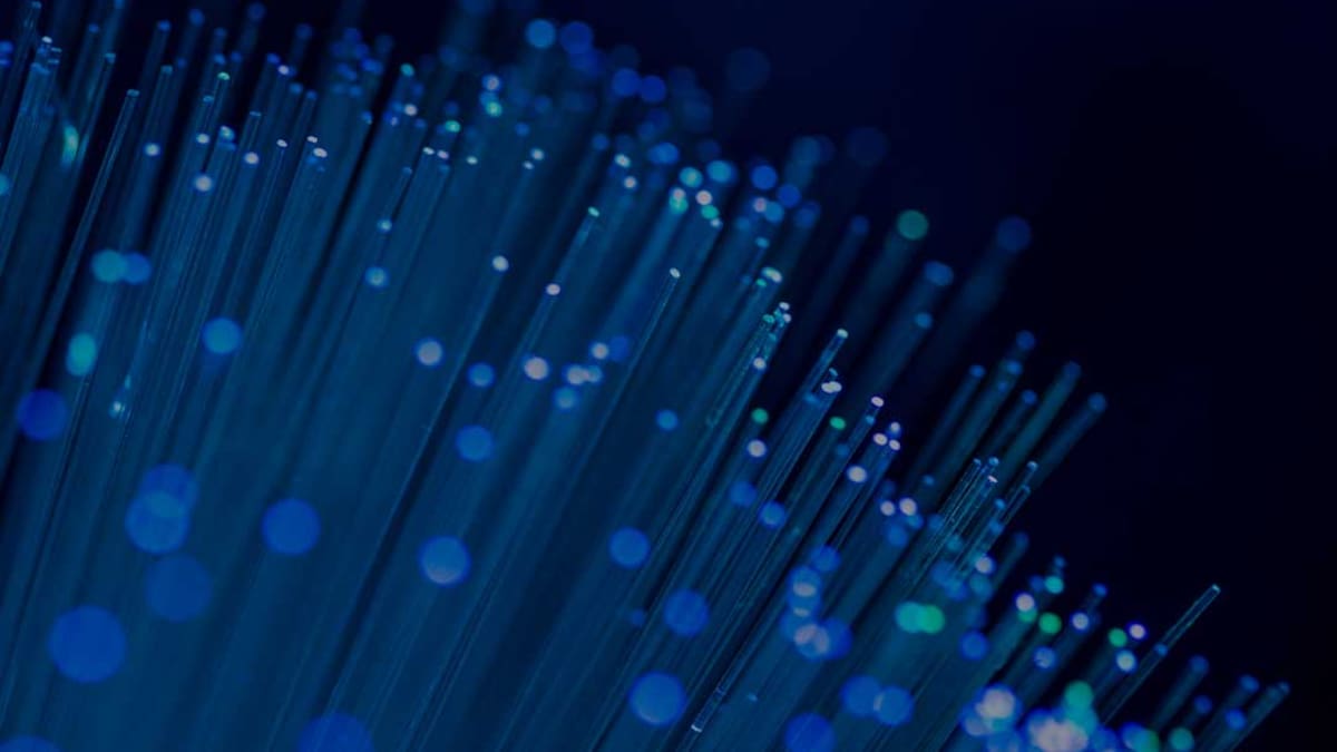La fibra óptica se puso de moda.