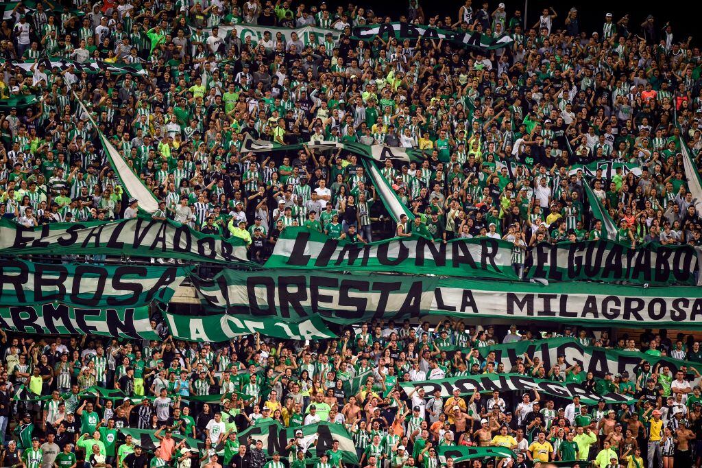 Hinchas de Atlético Nacional en la tribuna sur del estadio Atanasio Girardot imagen de referencia. Foto: Getty Images.