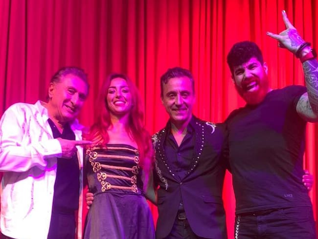 Cuatro magos en el espectaculo "Ilusionistas"