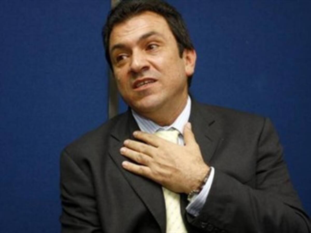 En firme destitución al exalcalde de Medellín, Alonso Salazar