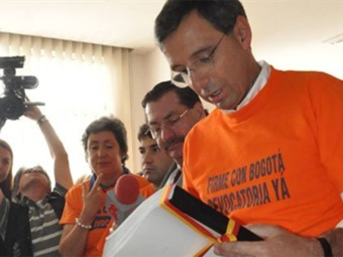 CNE no puede investigar quién financia revocatoria de Petro