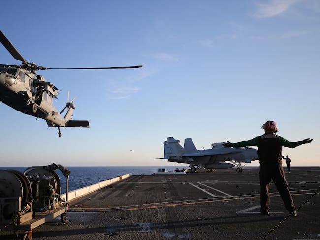 EE.UU. moviliza portaviones al golfo Pérsico en medio de crisis regional
