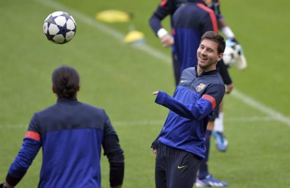 Messi se divierte mientras entrena en Múnich.