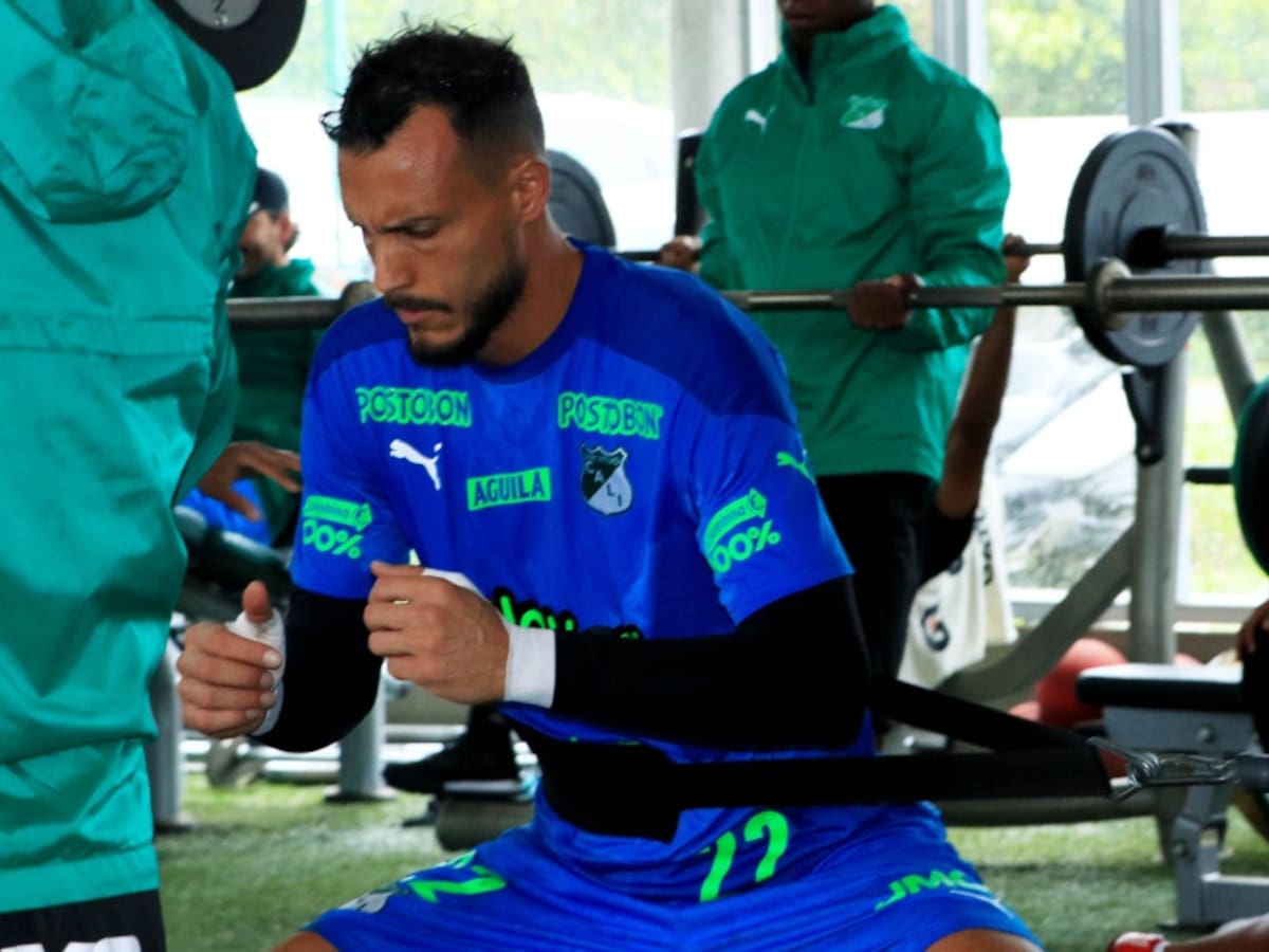 "Los aficionados deben entender que en este momento somos igual a ellos"