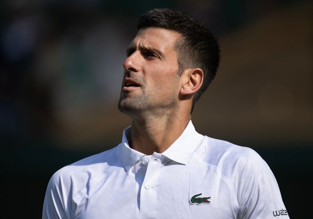 Novak Djokovic durante un partido en Wimbledon (Photo by Visionhaus/Getty Images)