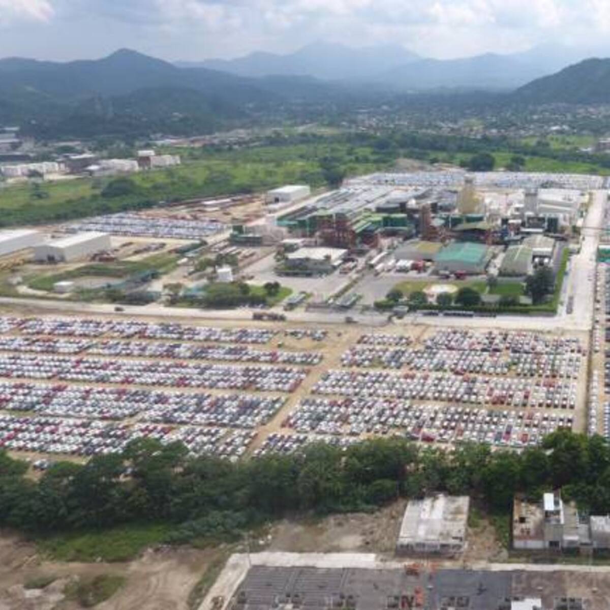 Puerto de Santa Marta moviliza más de 45.000 vehículos al año