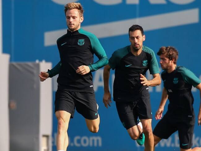 Rakitić regresa a los entrenamientos del Barcelona tras ocho días inactivo