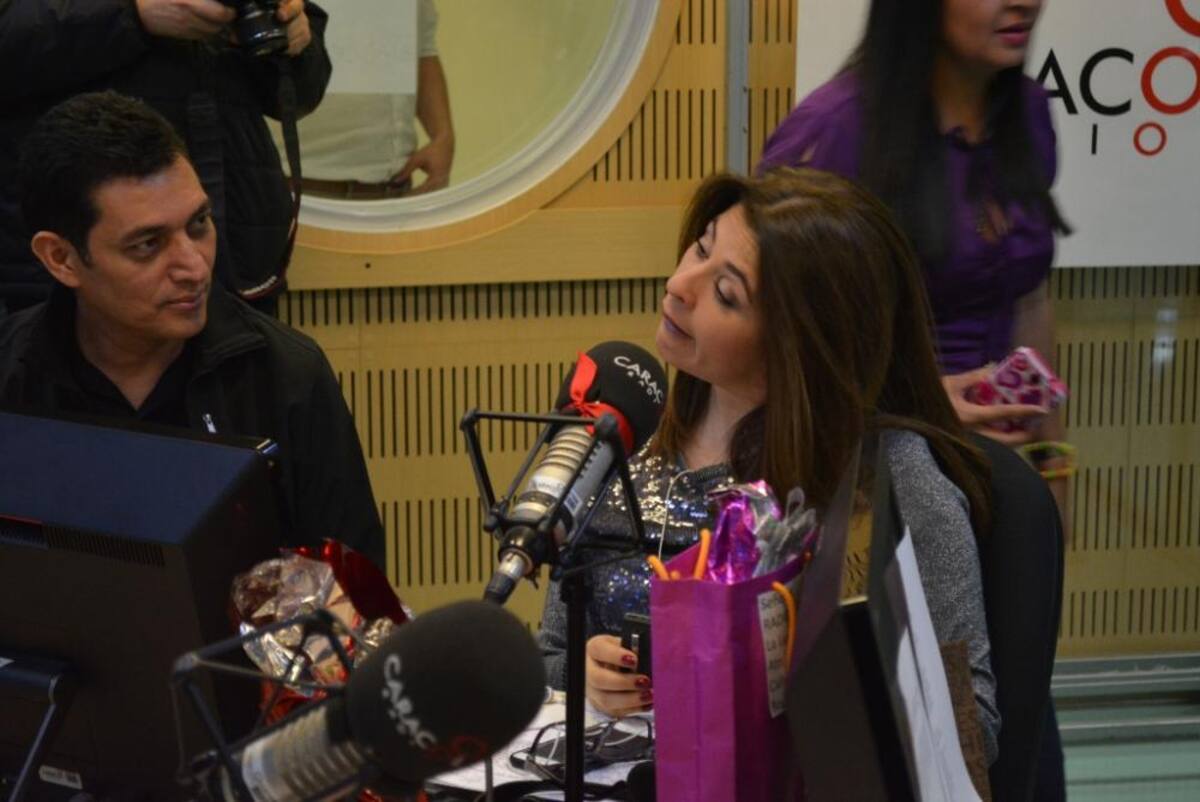 Tras dos décadas de estar inundando de humor a los colombianos, el admirado periodista se retira de La Luciérnaga, vea como desarrolla su último programa.