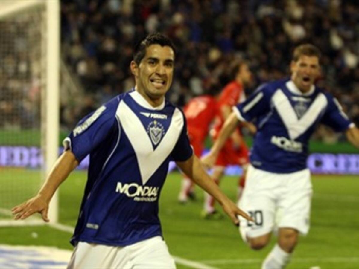Velez Sarsfield goleó 3-0 a Olimpo y es puntero del fútbol argentino