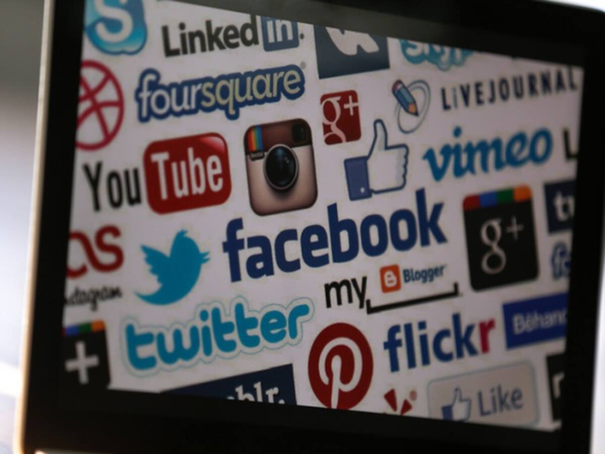 Padres sí pueden revisar correos y redes sociales de sus hijos: Corte