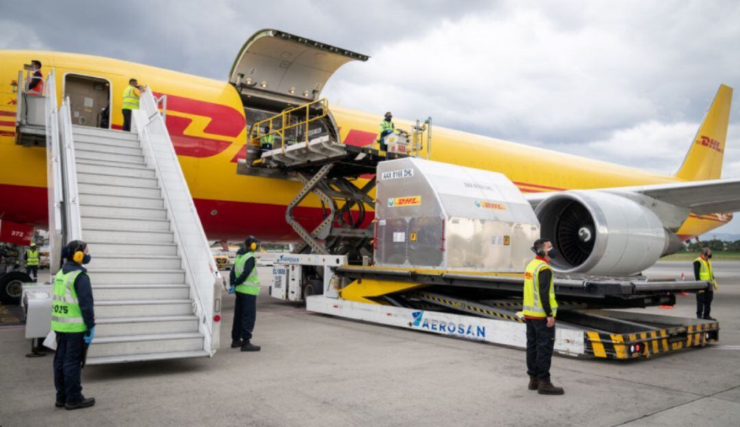 De las 16.858 dosis, 8.042 serán para el personal de salud de las UCI en los municipios fuera de Cali y 8.816 para mayores de 80 años.