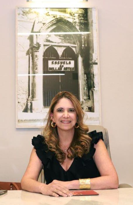 Rectora de Unibac, Sacra Náder David. // Institución Universitaria Bellas Artes y Ciencias de Bolívar, Unibac