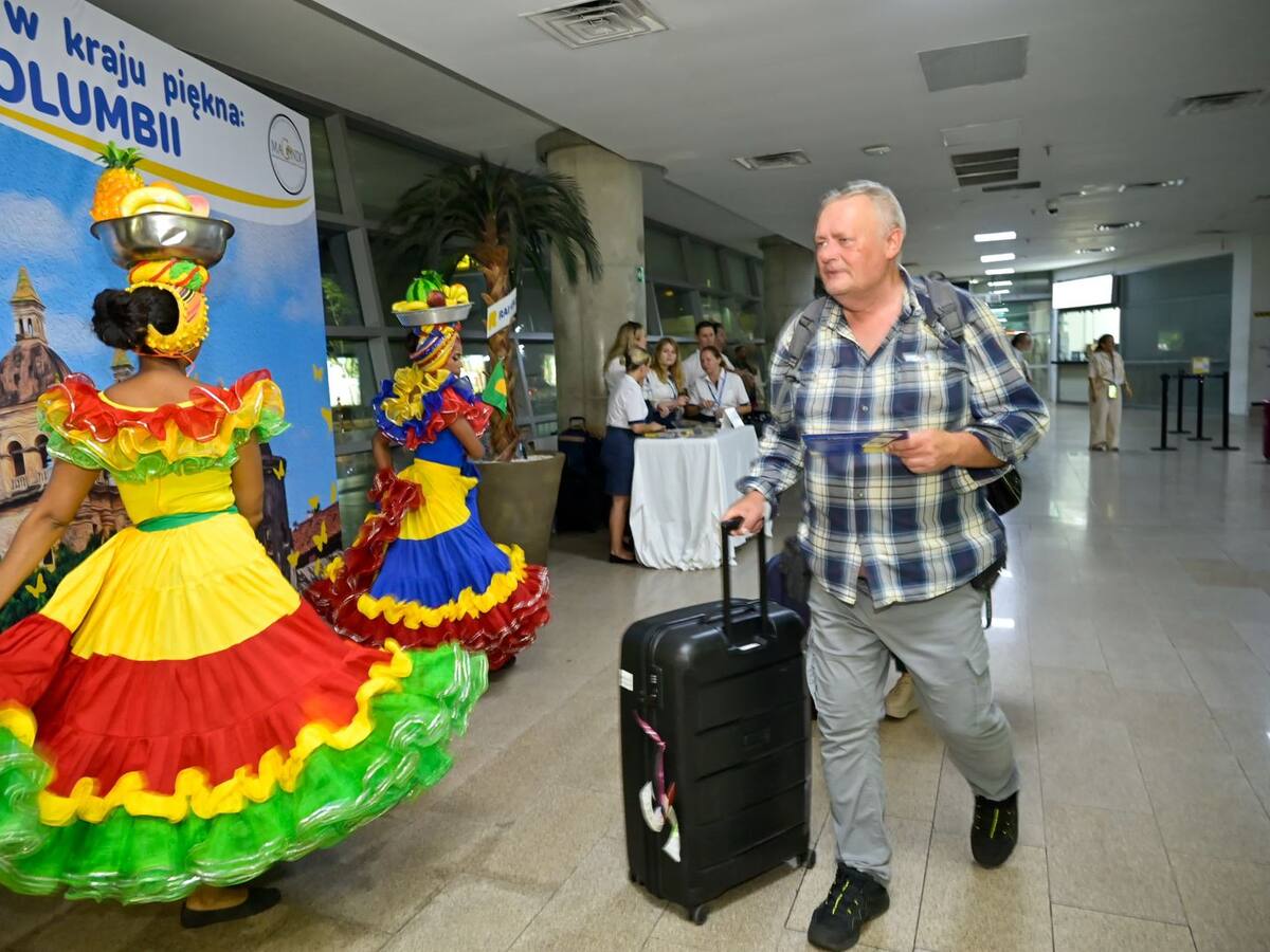 Cartagena recibió vuelo inaugural de ruta directa con Varsovia, Polonia