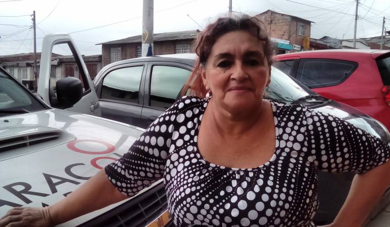 Como ella varias familias quindianas buscan a sus familiares en la zona del terremoto en Ecuador.