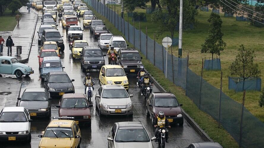 El gremio de transportadores en Bogotá invitó a la comunidad en general a participar del paro que se llevará a cabo por inconformidad de la suspensión de licencias de conducción. . Foto: Colprensa