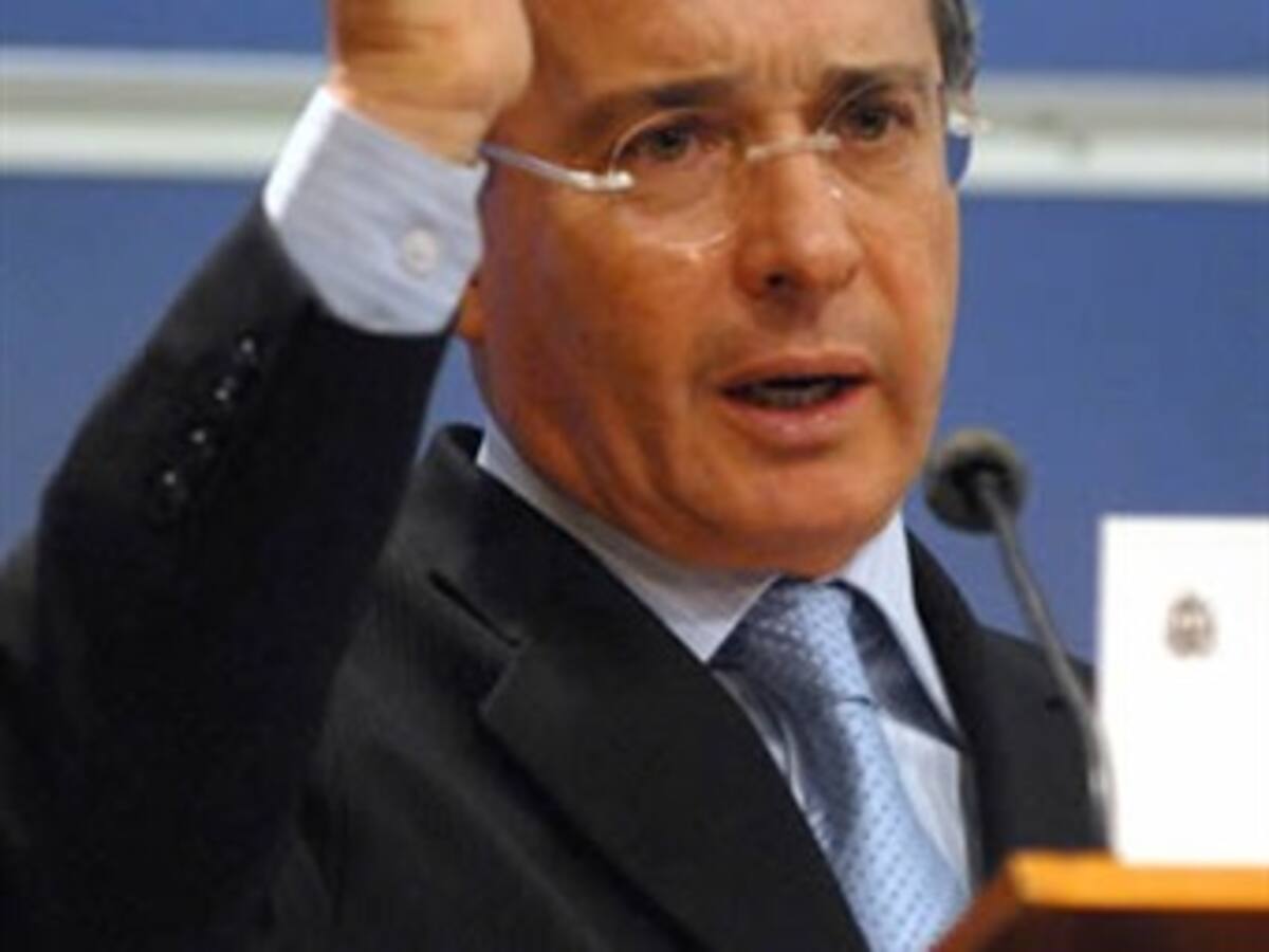 Uribe aboga por capitalización del BID para financiar desarrollo social