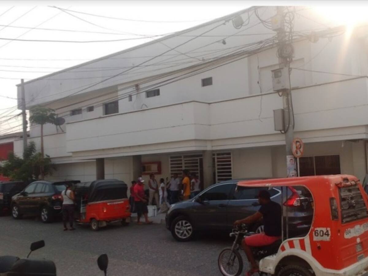 Turba provoca destrozos en Hospital de Soledad