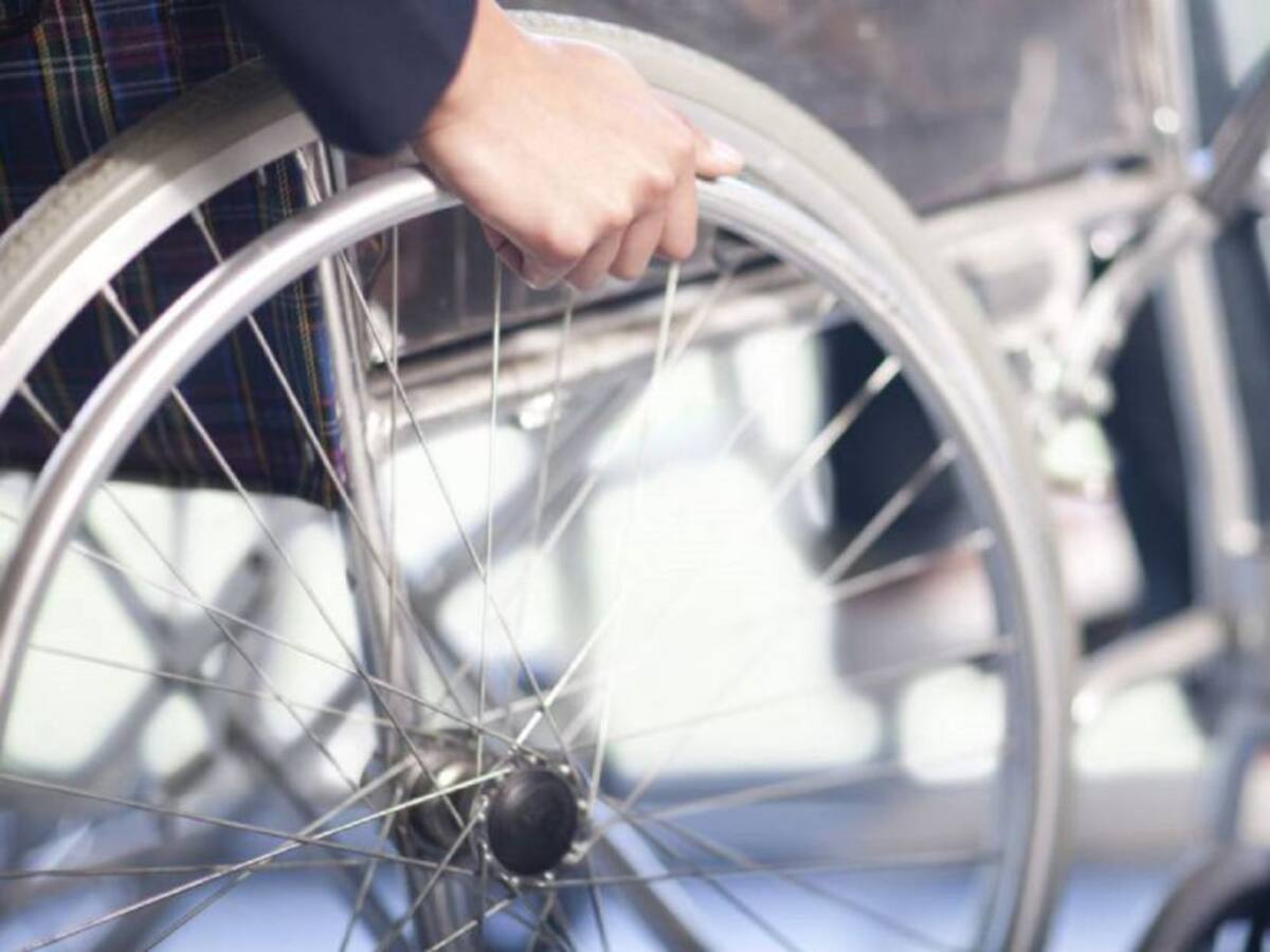 Joven con parálisis cerebral pide ayuda para conseguir silla de ruedas