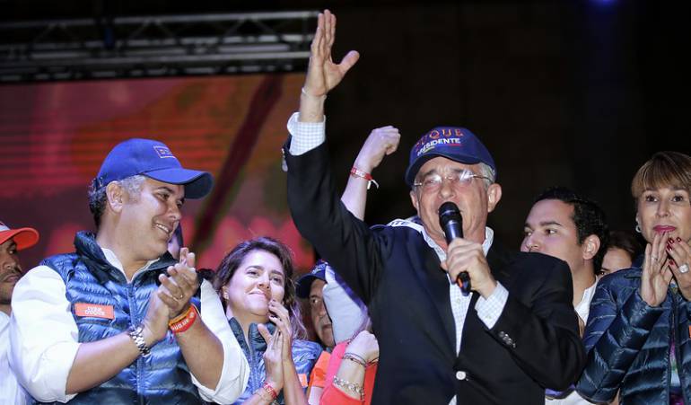 Álvaro Uribe presente en el cierre de campaña de Iván Duque.