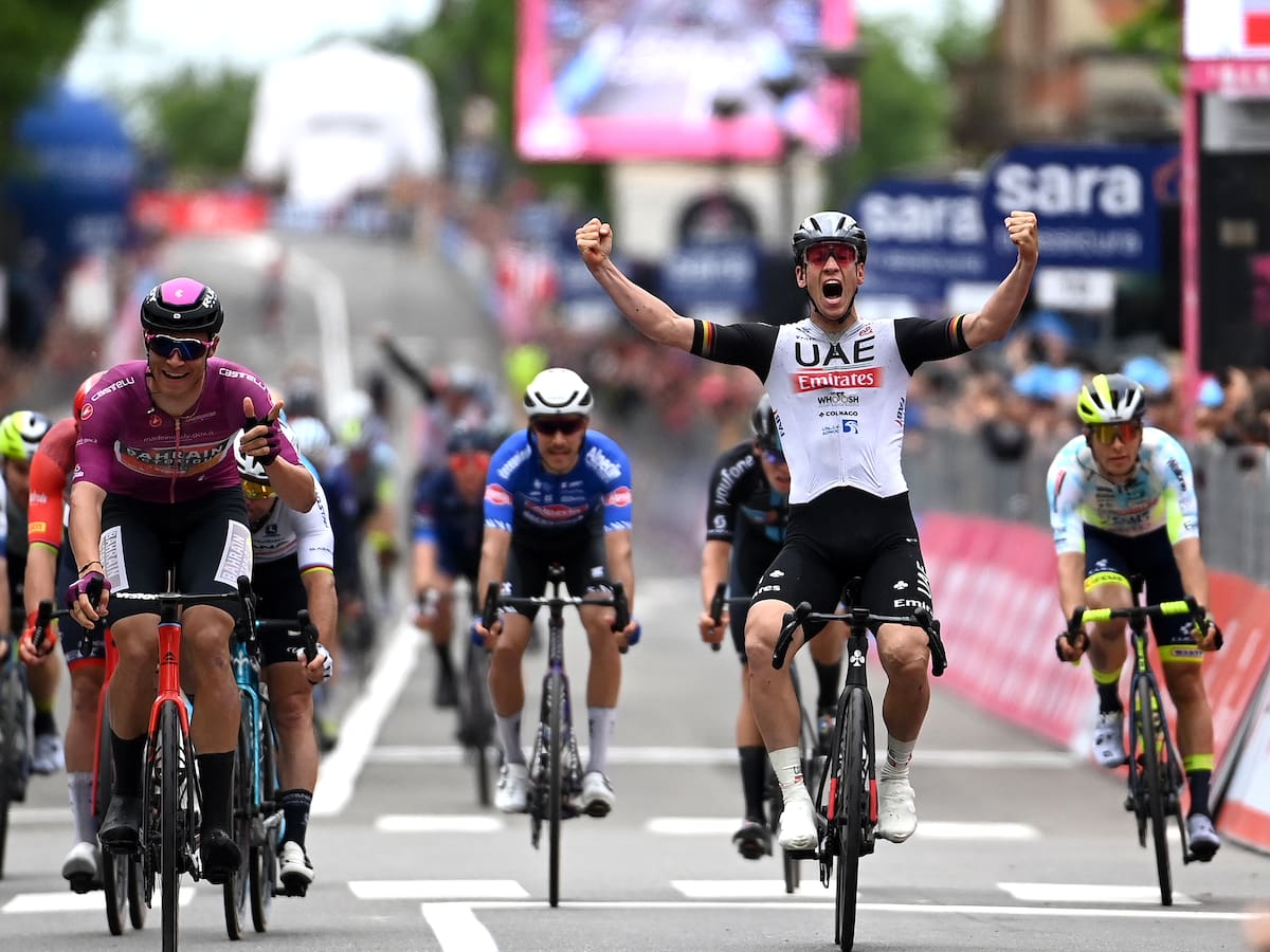 Pascal Ackermann gana la etapa 11 del Giro de Italia; Thomas sostuvo el liderato