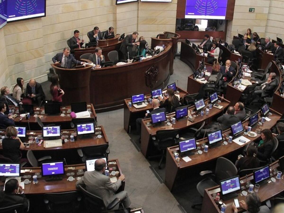 Proyecto de reducción de salario de congresistas sigue vivo: José Uscátegui