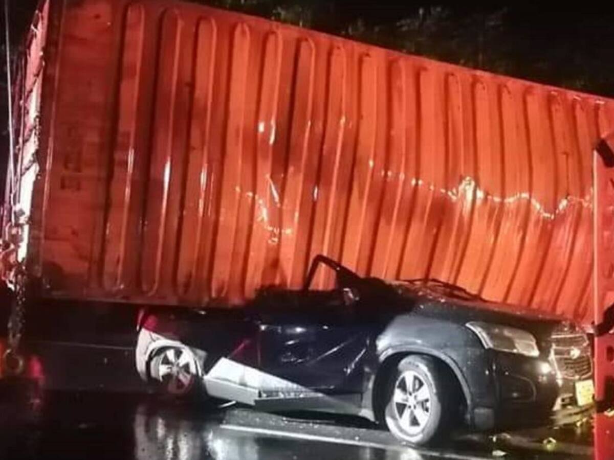 Tres personas fallecidas en accidente de tránsito vía Girardot – Ibagué