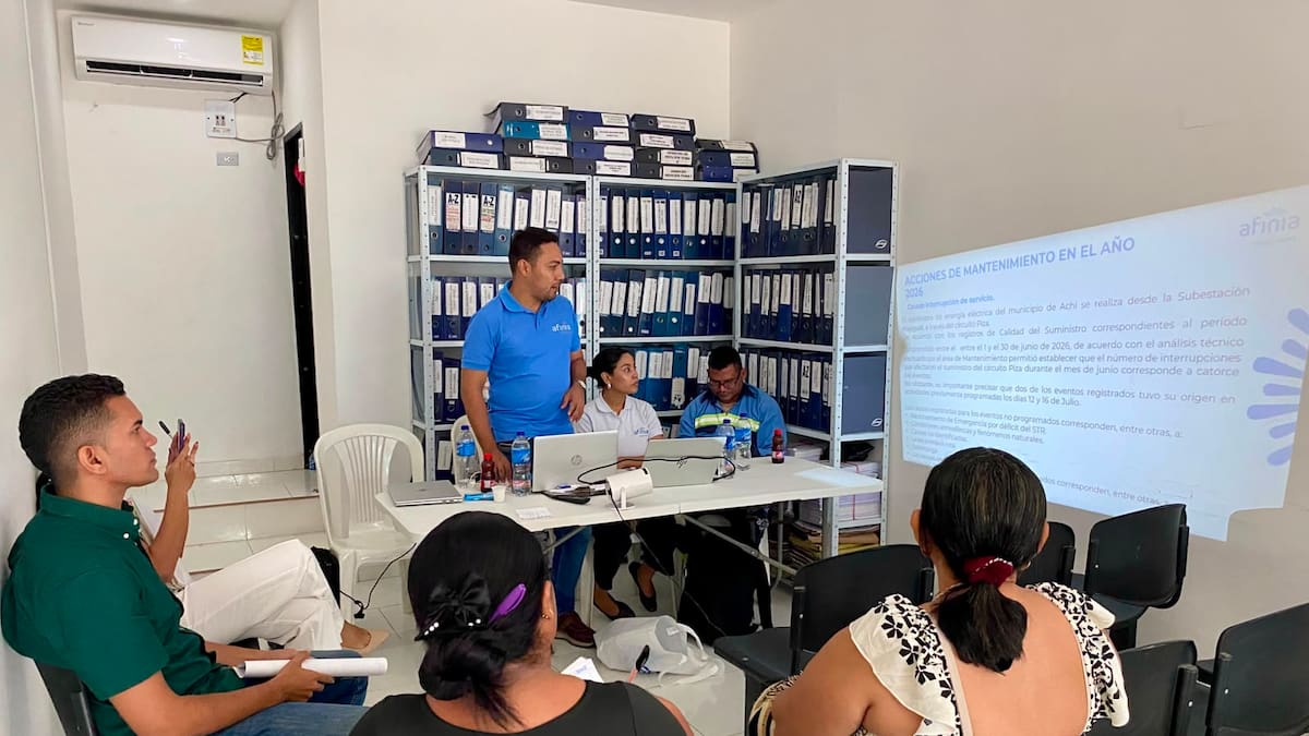 Afinia fortalece el diálogo con la comunidad de Achí para mejorar la prestación del servicio
