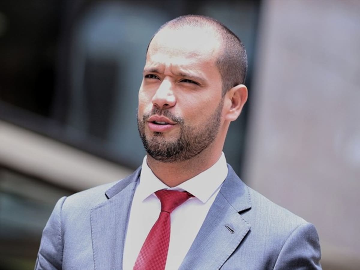 Diego Cadena, exabogado del Álvaro Uribe Vélez, es condenado a 7 años de prisión domiciliaria