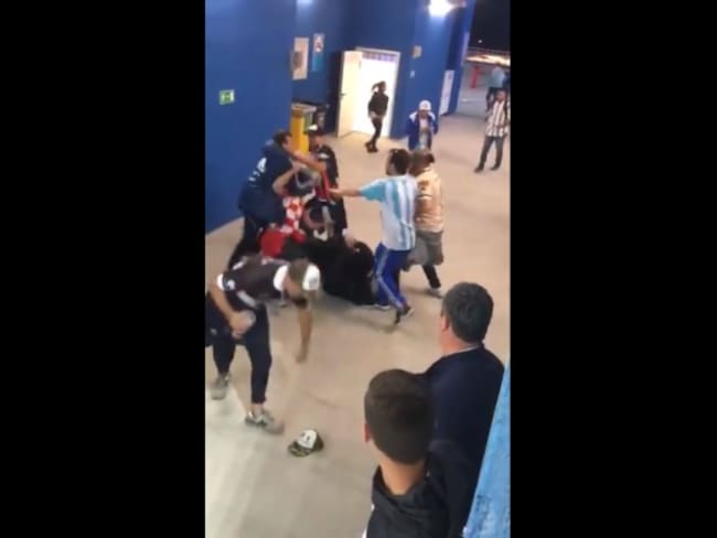 Brutal golpiza de aficionados argentinos a hinchas croatas