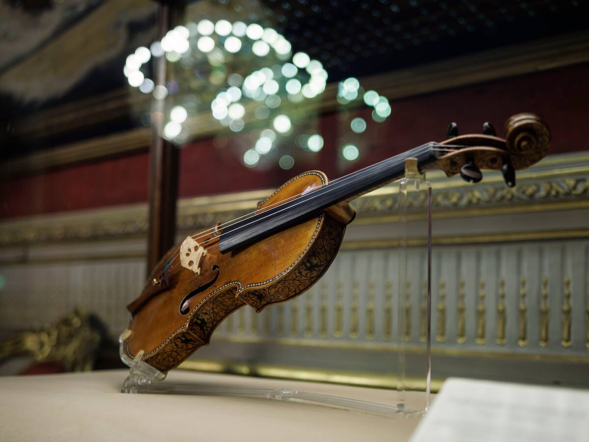 Los “stradivarius” de un monarca español que saldrán del Palacio Real