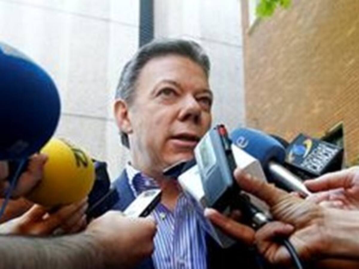 Santos invita a Venezuela a evaluar la presencia de guerrilleros en ese país