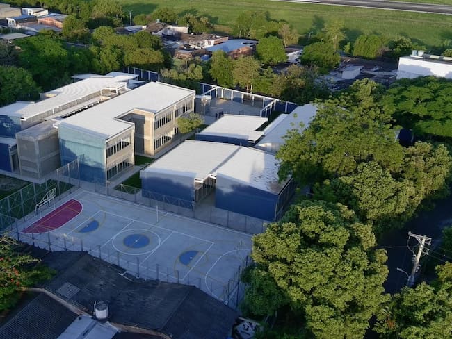 La sede Cándido del INEM enfrenta problemas eléctricos pese a haber sido intervenida recientemente, lo que reabre el debate sobre la calidad y supervisión de las obras públicas en Neiva.