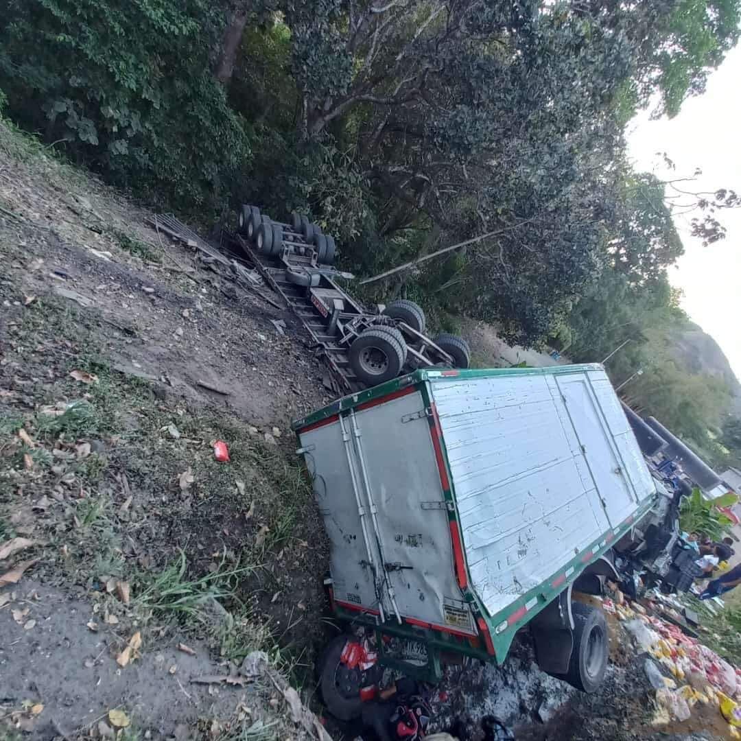 Accidente vía Ocaña a Aguachica. Foto cortesía Caracol Radio Cúcuta