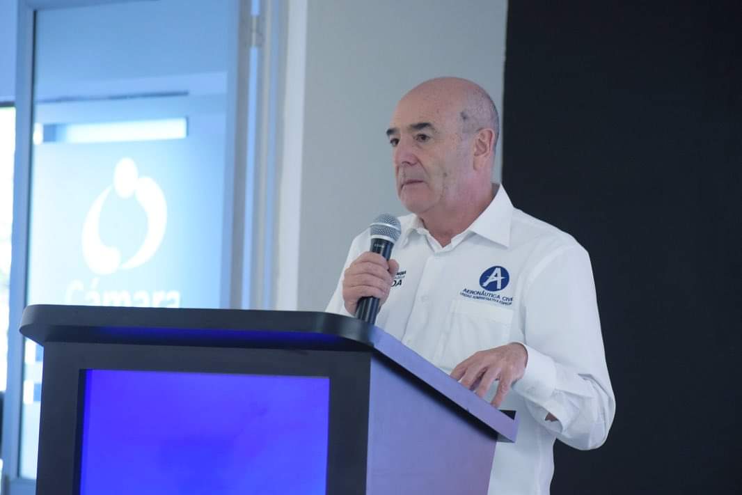 Sergio París, director de la Aerocivil en foro de gerentes en Cámara de Comercio en Armenia. Foto: Cortesía Cámara de Comercio
