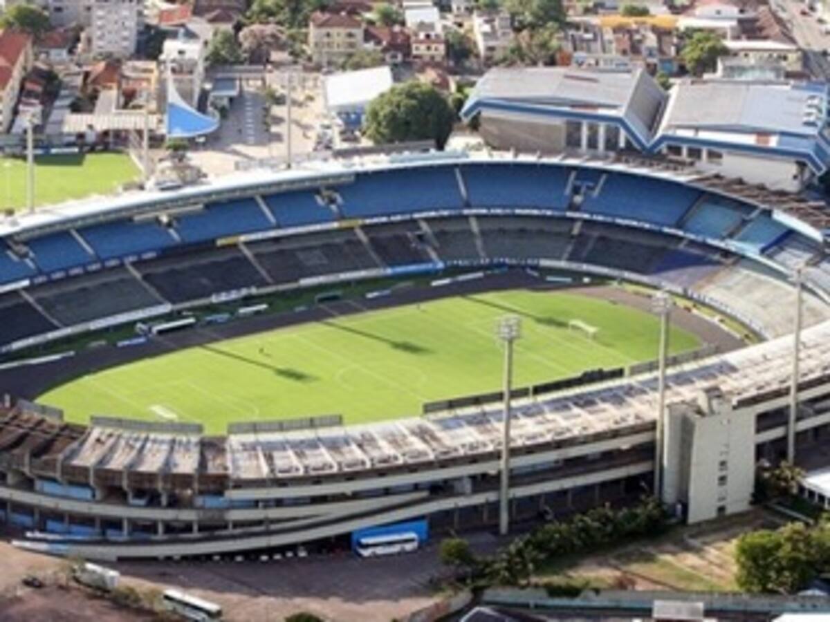 FIFA visitó el estadio de Porto Alegre y recibió la promesa del reinicio de obras